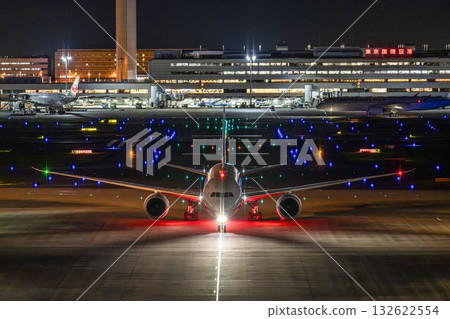 羽田機場夜間，飛機滑行，東京大田區 132622554