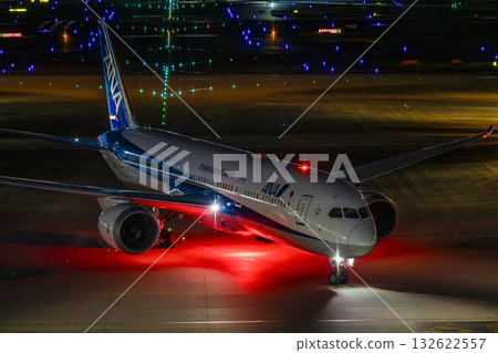 羽田機場夜間，飛機滑行，東京大田區 132622557