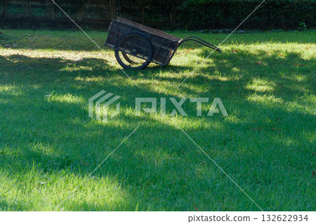 Garden cart 132622934
