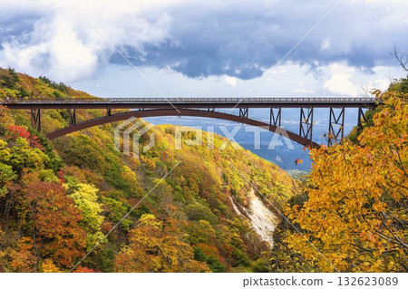 Autumn in Bandai-Azuma Skyline, Fudosawa Bridge and autumn leaves, Fukushima City, Fukushima Prefecture 132623089