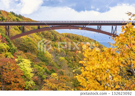 福島縣福島市磐梯吾妻天橋、不動澤大橋和秋葉的秋天 132623092