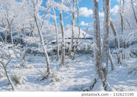 Gio-ji Temple Garden Snow Scene 132623190
