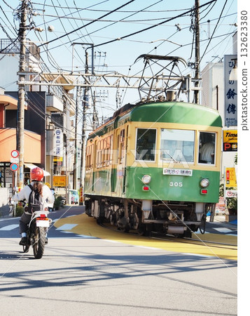 Kanagawa Prefecture, Enoshima Electric Railway running on the roads of Koshigoe, October Kanagawa Prefecture, Enoshima Electric Railway running on the roads of Koshigoe, October 132623380