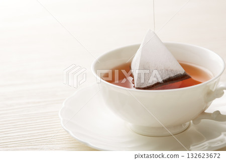 白色背景上的熱茶圖片 白色背景上的熱茶圖片 132623672