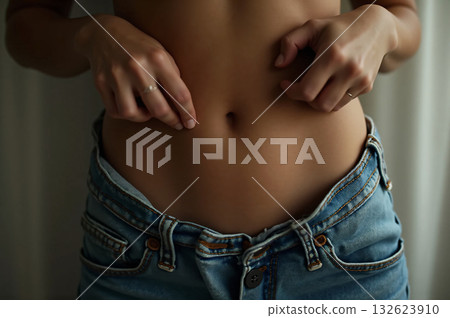 一位透過成功節食減肥的女性 132623910