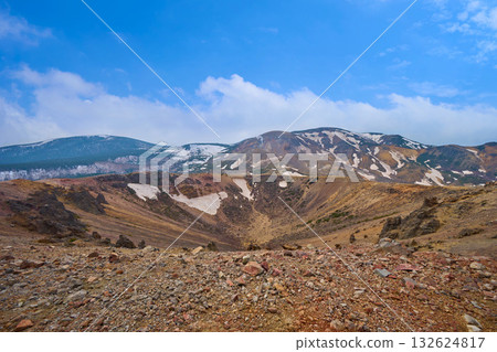 View of the west side from the eastern ridge of Azuma-Kofuji in Fukushima City, Fukushima Prefecture (including the crater, Mount Higashi-Azuma, Mount Horai, Mount Issaikyo, etc.) 132624817