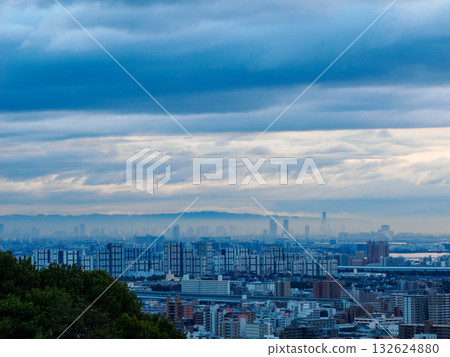Early morning photo of the Ashiya-Osaka area taken from a hill in Okamoto, Higashinada Ward, Kobe City 132624880