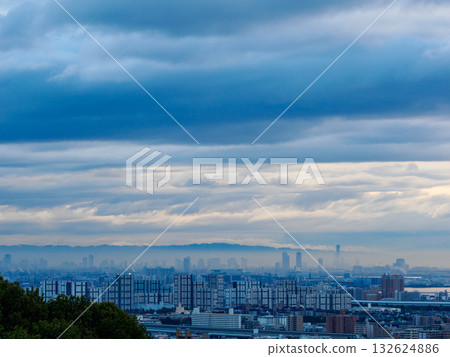 Early morning photo of the Ashiya-Osaka area taken from a hill in Okamoto, Higashinada Ward, Kobe City 132624886