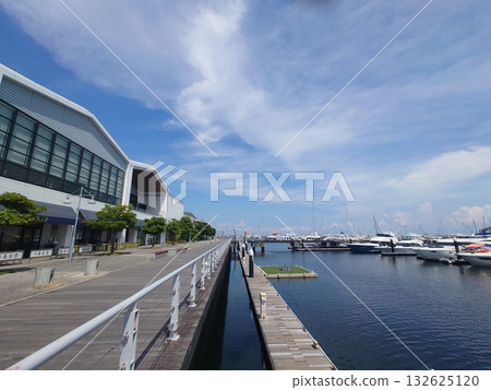 Mitsui Outlet Park Yokohama Bayside and Yokohama Bayside Marina 132625120