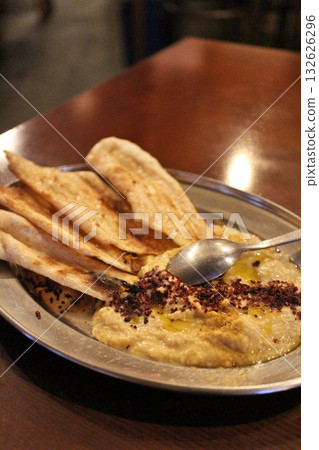Afghan food: Hummus 132626296