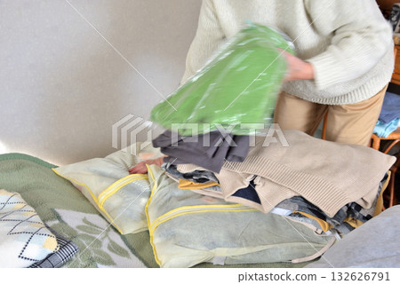 可回收垃圾、整理雜物、更換衣物、清理不需要的物品 132626791