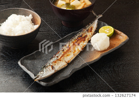 烤秋刀魚套餐 132627174