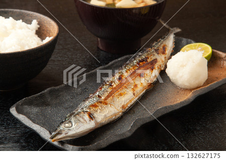 烤秋刀魚套餐 132627175