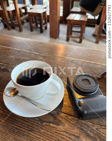 放鬆一下，喝杯咖啡吧。 132627791