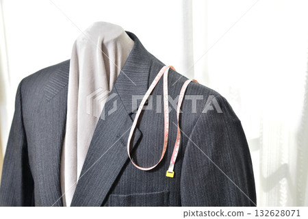 Tailor custom-made suit tailoring Tailor custom-made suit tailoring 132628071