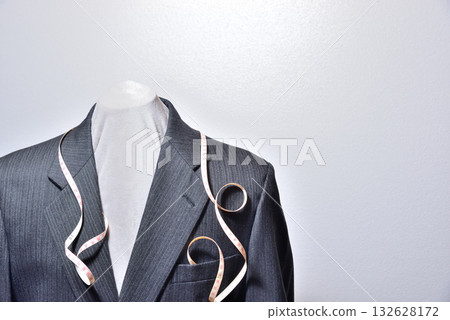 Tailor custom-made suit tailoring Tailor custom-made suit tailoring 132628172
