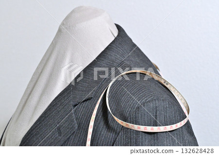 Tailor custom-made suit tailoring Tailor custom-made suit tailoring 132628428