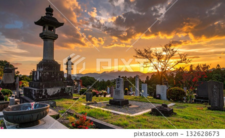 祖先墳墓的石頭紀念碑 132628673