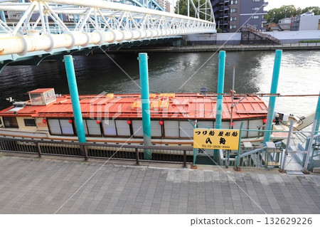 千住大橋橋腳和隅田川的登船點 千住大橋橋腳和隅田川的登船點 132629226
