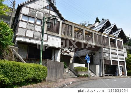 彌彥鐵道會津鬼怒川線上的川路溫泉站和藍天 彌彥鐵道會津鬼怒川線上的川路溫泉站和藍天 132631964