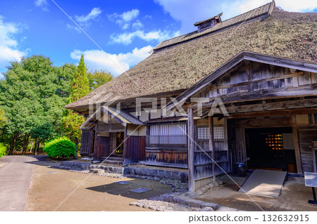 Autumn Michinoku Lakeside Park: Autumn leaves, kochia and old houses Autumn Michinoku Lakeside Park: Autumn leaves, kochia and old houses 132632915