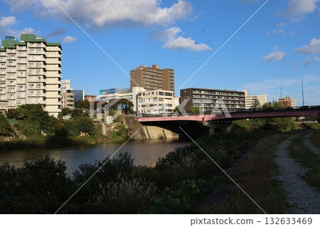 從宮城縣仙台市太白區越寺眺望廣瀨川及週邊地區 132633469