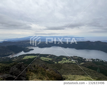 從箱根駒岳索道頂端眺望:蘆之湖 從箱根駒岳索道頂端眺望:蘆之湖 132633496