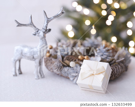 Christmas image gift box 132633499