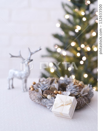 Christmas image gift box 132633500