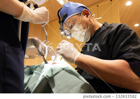 Medical dentist image Medical dentist image 132633582
