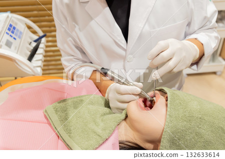 Medical dentist image Medical dentist image 132633614