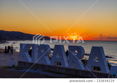 <Shimane Prefecture> Kirara Taki Roadside Station: Sunset over the Sea of Japan 132634219