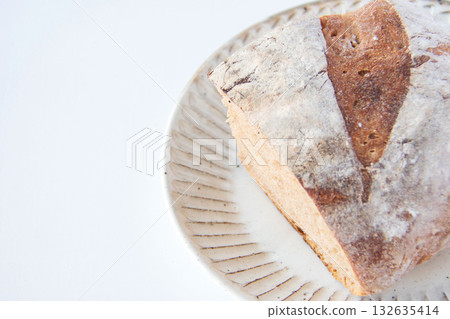 白色盤子上的鄉村風味 白色盤子上的鄉村風味 132635414