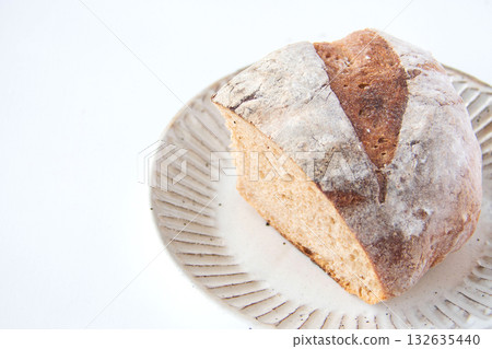 白色盤子上的鄉村風味 132635440