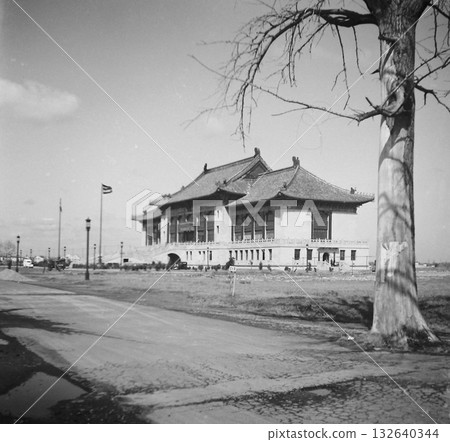Old photo, 1939, Republic of China, during the Sino-Japanese War, Shanghai Municipal Government Building (now Shanghai University of Sport) in Shanghai 132640344