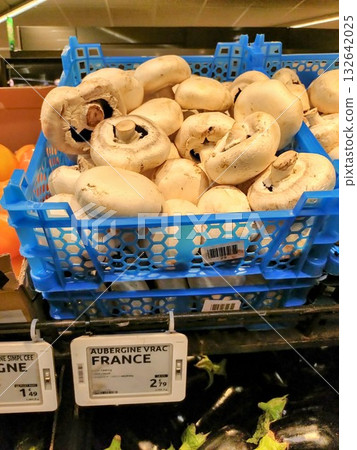 Mushroom Mushroom 132642025