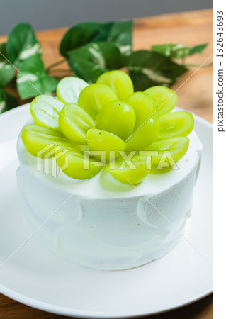 Shine Muscat Cake Shine Muscat Cake 132643693