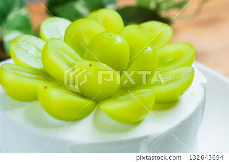 Shine Muscat Cake Shine Muscat Cake 132643694