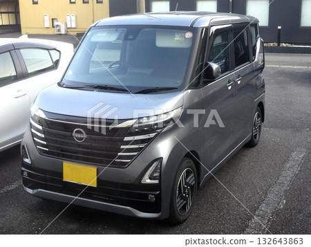 A car parked in the parking lot (Nissan Roox 3rd generation Highway Star X) 132643863
