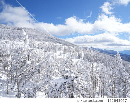 八岳北部雪山全景 | 晴空萬裡,陽光燦爛,纜車 八岳北部雪山全景 | 晴空萬裡,陽光燦爛,纜車 132645057