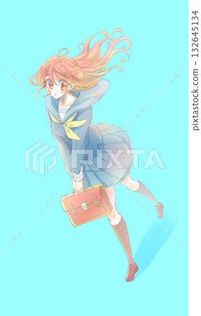 身穿水手服的女學生邊走邊抬頭張望 132645134