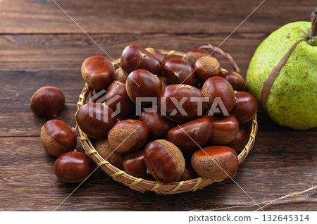 Heavy chestnut Heavy chestnut 132645314