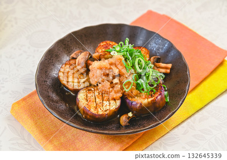 烤茄子配白蘿蔔絲和柚子醋 132645339