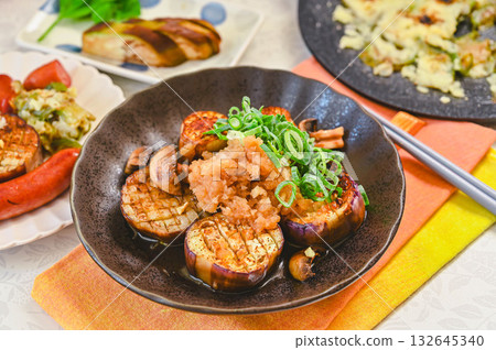 烤茄子配白蘿蔔絲和柚子醋 132645340