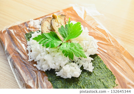 Salted autumn eggplant rice balls Salted autumn eggplant rice balls 132645344