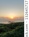 從山頂俯瞰地平線和日落 132645717