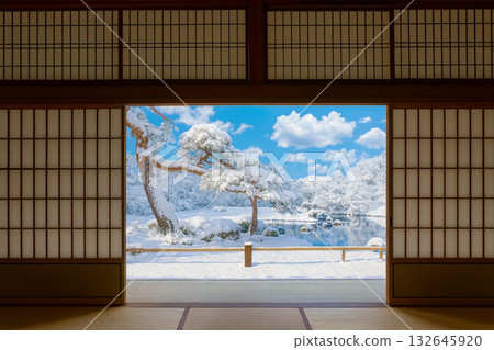 天龍寺 曾池庭園 大寶城雪景 天龍寺 曾池庭園 大寶城雪景 132645920