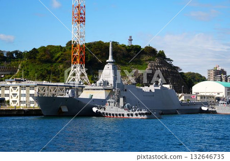 Escort ship 132646735