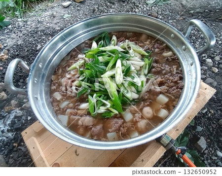 Taste the local taste of Yamagata's autumn on the riverbed... Imoni 132650952