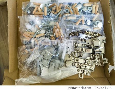 Many elements and hinges 132651780